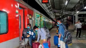 10 amazing facts about indian railways