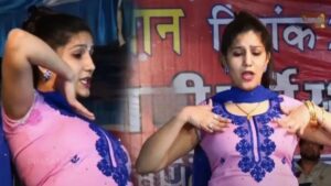 Sapna chaudhary Dance (1)